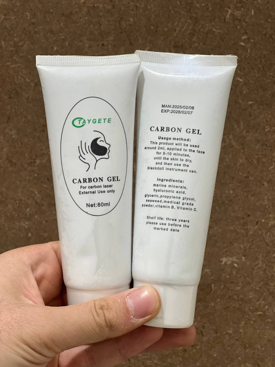 ژل کربن تراپی و جوانسازی پوست