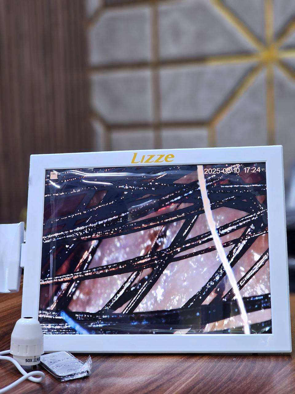 آنالیزور پوست و مو لیز